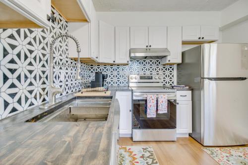 Pet-Friendly Dayton Condo about 1 Mi to Downtown! in Dayton, USA