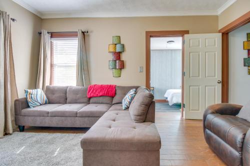 Sunny and Spacious Dayton Condo about 1 Mi to Downtown! in Dayton, USA