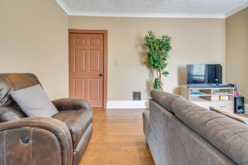 Sunny and Spacious Dayton Condo about 1 Mi to Downtown! in Dayton, USA
