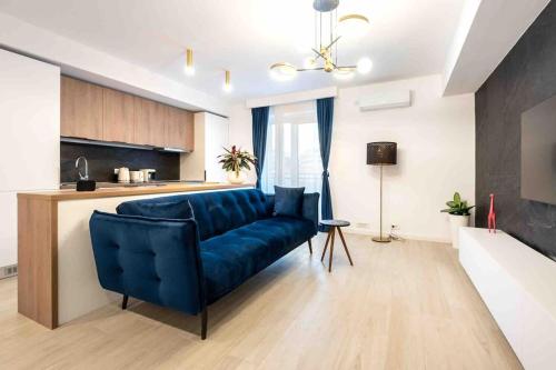 Blue Velvet, Bucharest