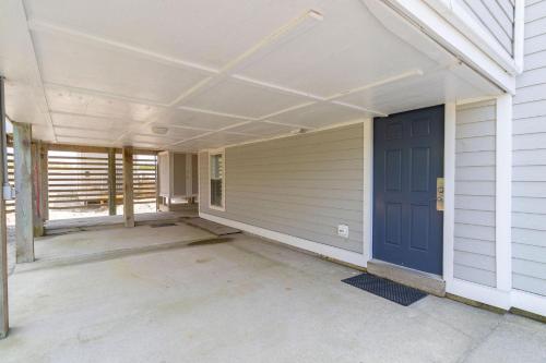 Six-Bedroom Holiday Home image 3