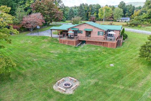 . Blue Ridge Parkway House with Mountain Scenery!