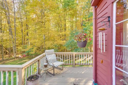 Tranquil 3BR Stockbridge House with Private Deck - image 8