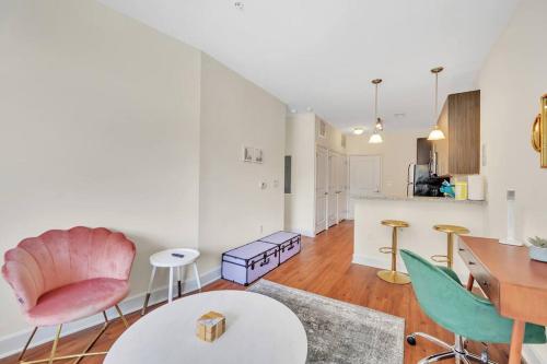 King Bed Studio - GREAT Walkability to Restaurants in Charlotte, USA