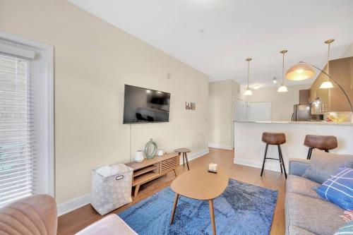 Convenient - KING Bed Apartment - Heart of Plaza in Charlotte, USA