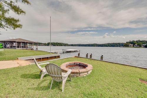 Lake Martin Retreat with Private Dock and Boat Launch in Dadeville, USA