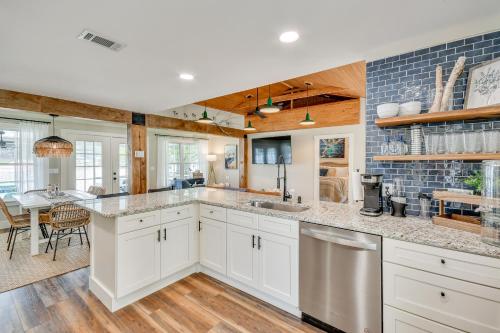 Lake Martin Retreat with Private Dock and Boat Launch in Dadeville, USA