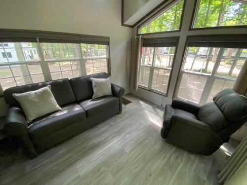 Lincolnwood Tiny House 14 in Birchwood, USA