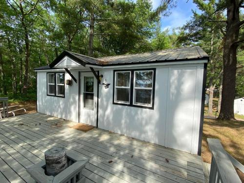 Lincolnwood Cabin 5 in Birchwood, USA