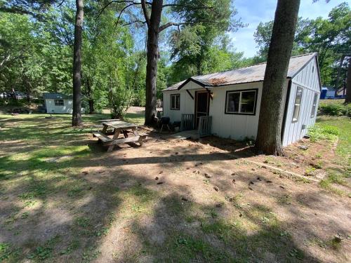 Lincolnwood Cabin 3 in Birchwood, USA
