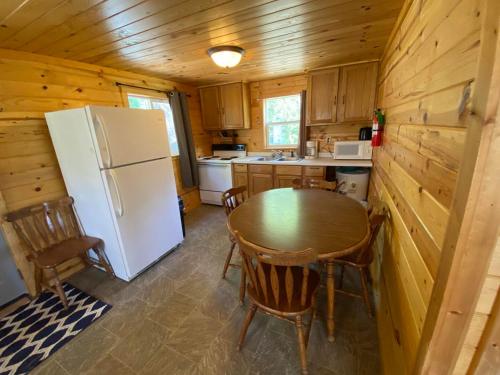Lincolnwood Cabin 3 in Birchwood, USA