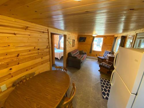 Lincolnwood Cabin 3 in Birchwood, USA