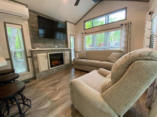Lincolnwood Tiny House 13 in Birchwood, USA