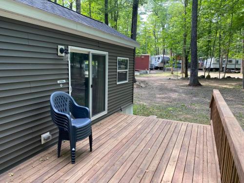 Lincolnwood Tiny House 13 in Birchwood, USA