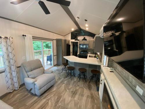 Lincolnwood Tiny House 13 in Birchwood, USA