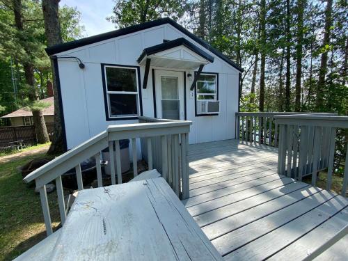 Lincolnwood Cabin 1 in Birchwood, USA