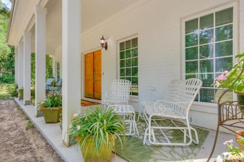 Fairhope Cottage 2 Mi to Town and Pier!