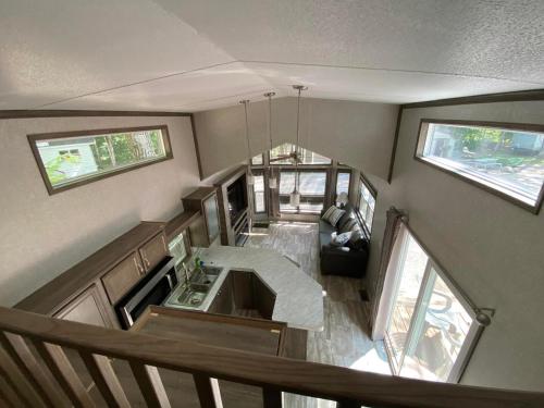 Lincolnwood Tiny House 08 in Birchwood, USA