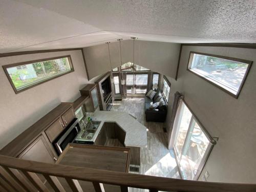 Lincolnwood Tiny House 08 in Birchwood, USA