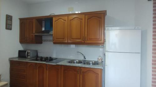 virtuve, Casa Monte Los Peñasquitos (Casa Monte Los Penasquitos) in Cazalla de la Sierra