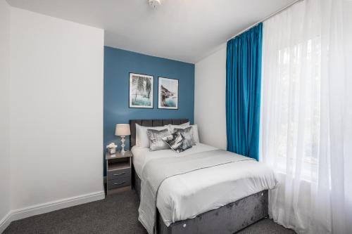 Cosy 4-Bedroom Apartment next to Borough, Лондон (фото 9)
