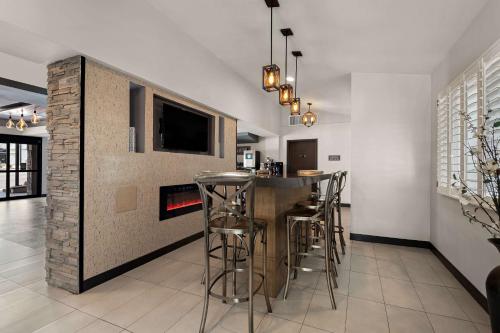 Lobby, City Express by Marriott Manhattan Beach in Beach Cities