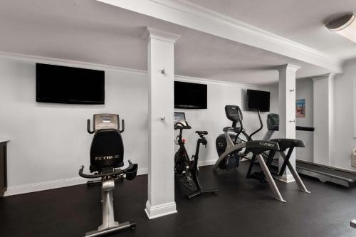 City Express by Marriott Manhattan Beach - 피트니스 센터