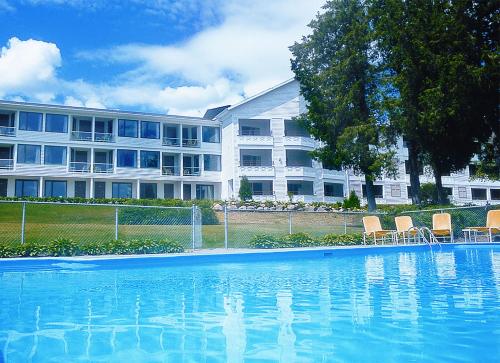 Swimming pool, Auberge Des 3 Canards in La Malbaie (QC)