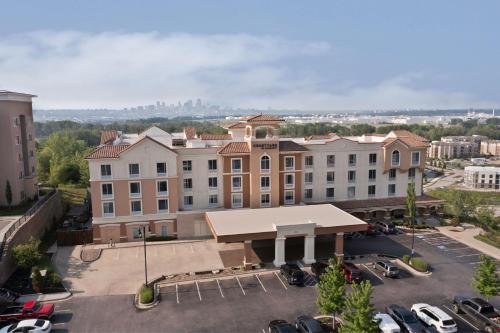 Courtyard Kansas City at Briarcliff