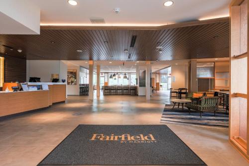 Lobby, Fairfield Inn & Suites by Marriott Marquette in Marquette (MI)