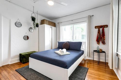 Comfy Little Havana Apt - Centrally located Hv2