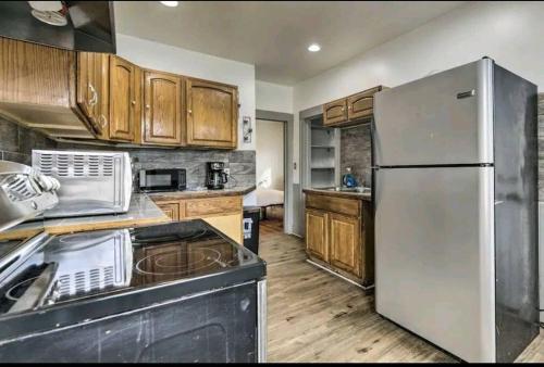 downtown and secluded in Manchester (CT)