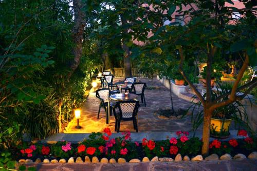Hostal Magnolia - image 3