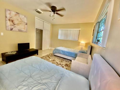 Miami Villa with Amazing Pool in Miami (FL)