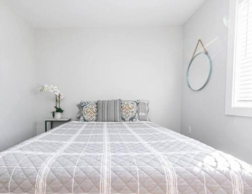 Cute 2bedroomSuite Close to City in Victoria, Canada