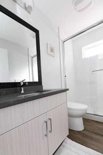 Cute 2bedroomSuite Close to City in Victoria, Canada