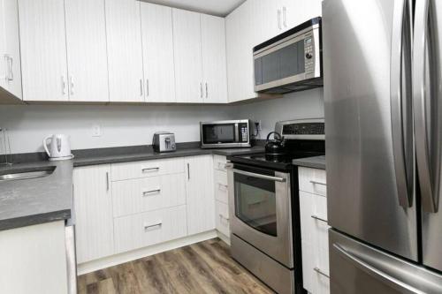 Cute 2bedroomSuite Close to City in Victoria, Canada