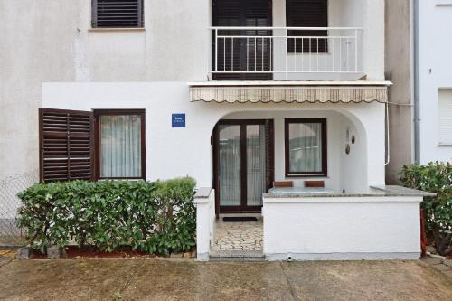 Apartments with a parking space Vantacici Krk - 18476