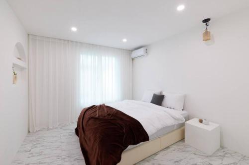 3room+2bathroom hongdae 1exit