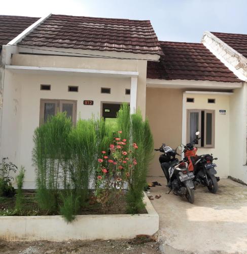 Rumah putih 12