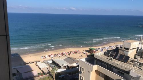 תמר על הים in Bat Yam
