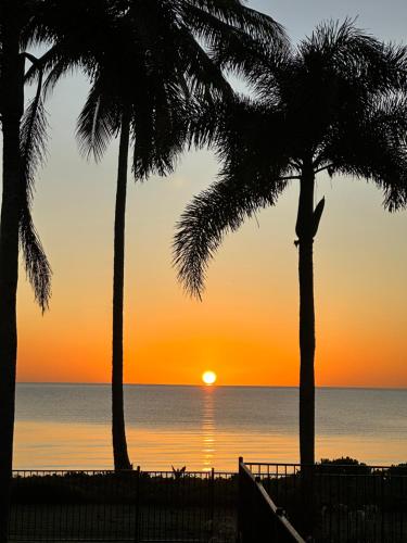 ABSOLUTE BEACHFRONT BLISS @ NEWELL BEACH