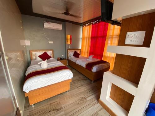 . Hotel KJS Inn