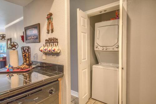 Cowboy Corral IC 112 - image 2