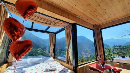 1 king bed, 1 sofa bed