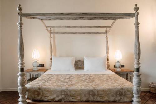 Deluxe Double Room with Balcony and Sea View image 10