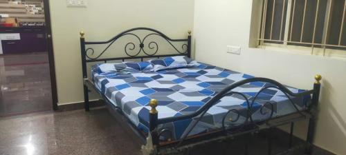 Cheerful spacious 2bhk in first floor