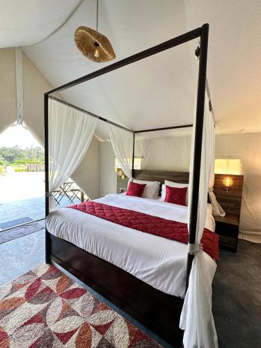 REDBERRY'S LUXURY STAY in Somvarpet