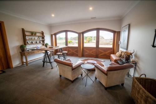 'Yuruga'- Vineyard Stay in Southern Highlands