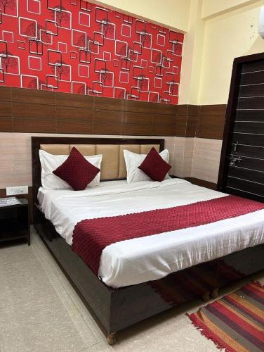PLAY-Hotel Kohinoor